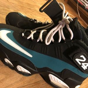 Griffey’s size 9